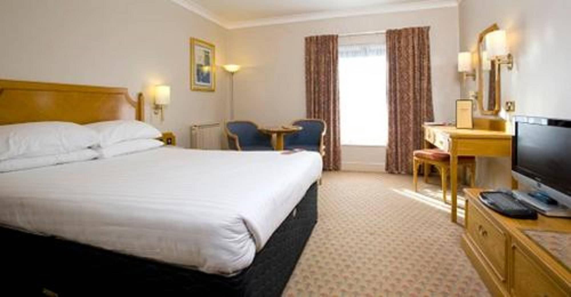 Hogs Back Hotel & Spa Nr Farnham Farnham (Surrey) Exterior foto