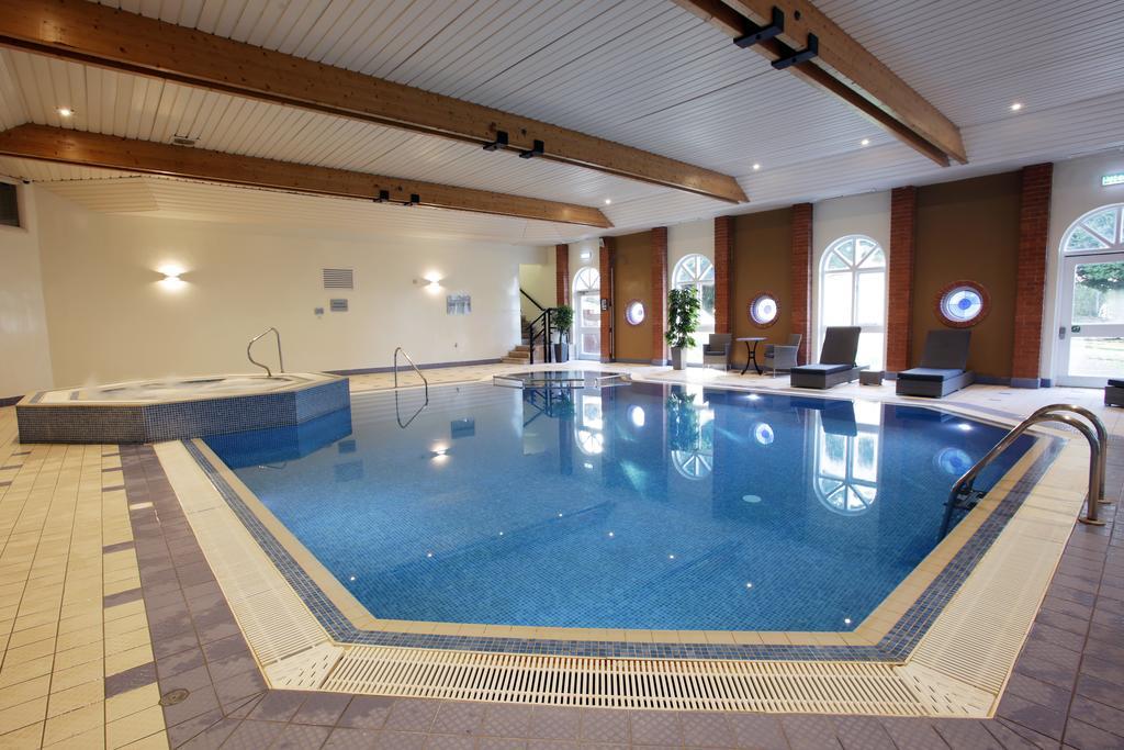 Hogs Back Hotel & Spa Nr Farnham Farnham (Surrey) Exterior foto